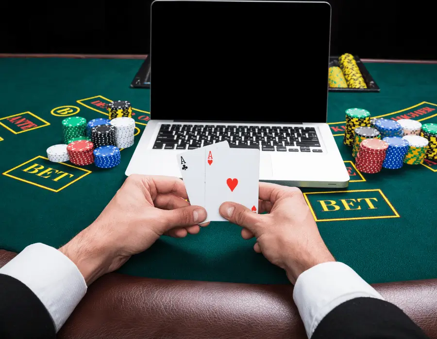 YWKK লাইভ-ডিলার হাইলাইটসের মন্টাজ — জীবন্ত টেবিল, উজ্জ্বল অ্যাম্বিয়েন্স ও আসল-স্বাদের মুভমেন্ট